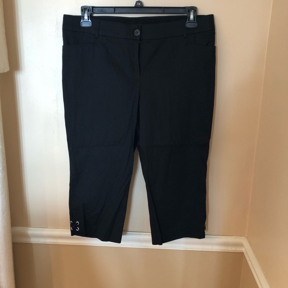 Counterparts Pants 14p Black Capri Poshmark